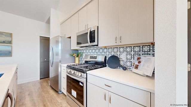 7935 GOLDEN BELL TRL, Cheyenne, WY 82001