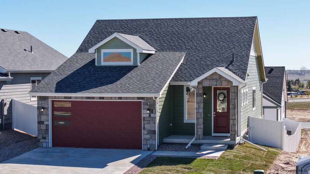 7935 GOLDEN BELL TRL, Cheyenne, WY 82001