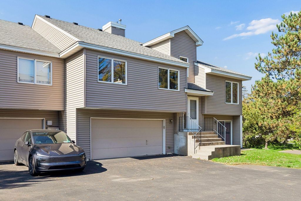 7886 72nd Street S, Cottage Grove, MN 55016 — exterior