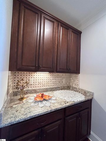 402 Meadowcroft Lane, Simpsonville, SC 29681