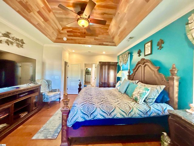 402 Meadowcroft Lane, Simpsonville, SC 29681