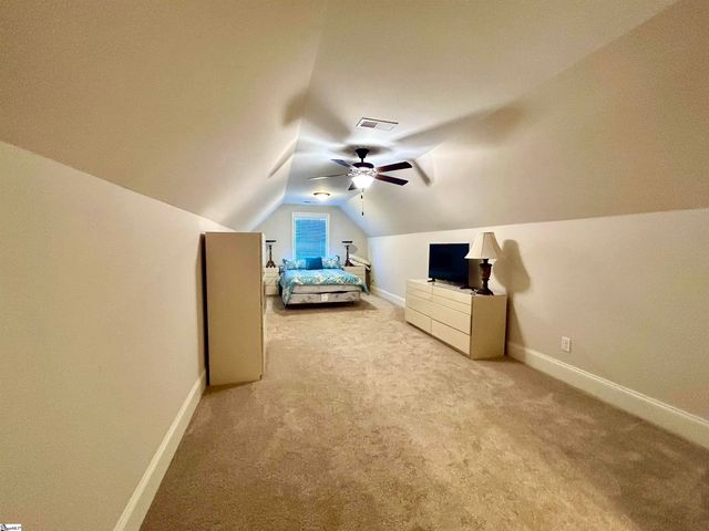 402 Meadowcroft Lane, Simpsonville, SC 29681