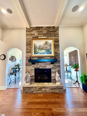 402 Meadowcroft Lane, Simpsonville, SC 29681