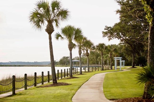 39 Oak Grove Court, Waverly, GA 31565