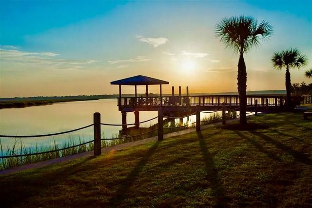 39 Oak Grove Court, Waverly, GA 31565