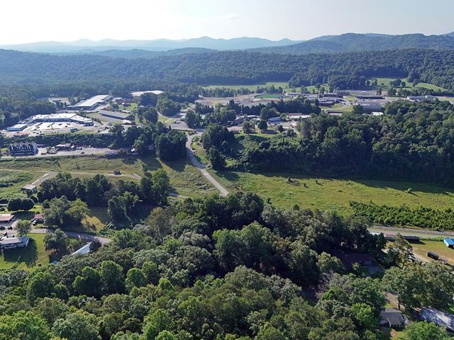 59 Bradley Street, Blue Ridge, GA 30513