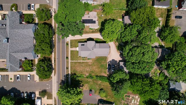 33 Church Street, Guilford, CT 06437
