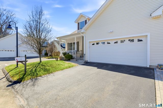 1 Fairfield Court 1, Glastonbury, CT 06033