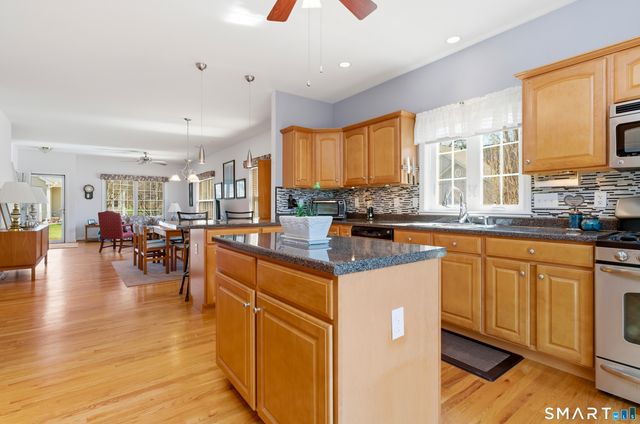 1 Fairfield Court 1, Glastonbury, CT 06033