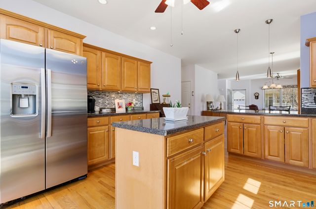 1 Fairfield Court 1, Glastonbury, CT 06033