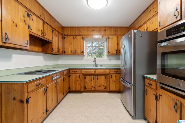 1876 GLENDMERE DRIVE, Vestavia Hills, AL 35216