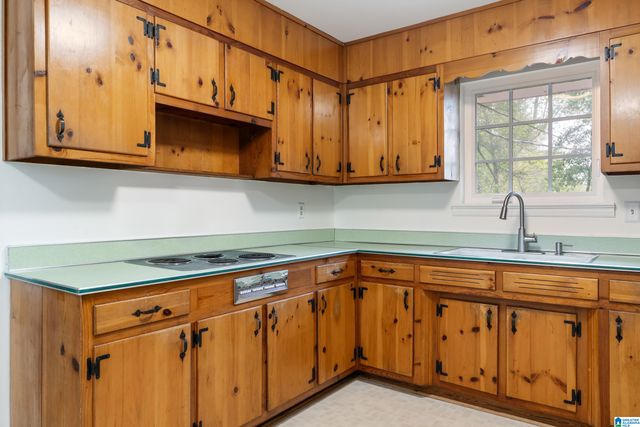 1876 GLENDMERE DRIVE, Vestavia Hills, AL 35216