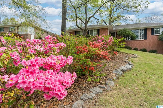 1876 GLENDMERE DRIVE, Vestavia Hills, AL 35216