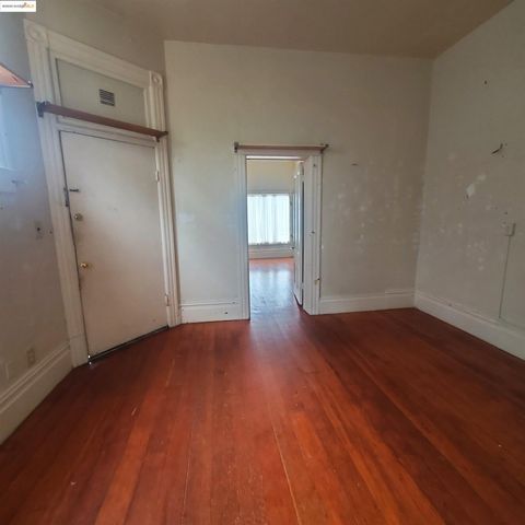 1737 13Th Ave, Oakland, CA 94606