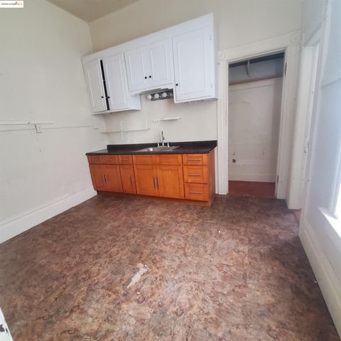 1737 13Th Ave, Oakland, CA 94606