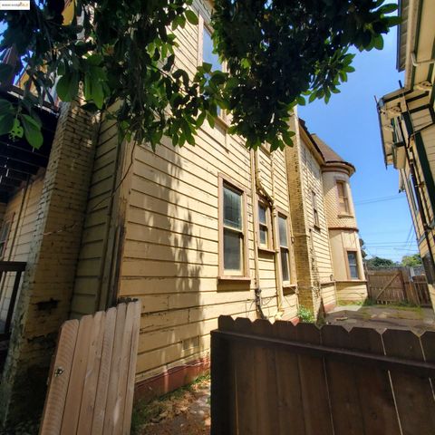 1737 13Th Ave, Oakland, CA 94606