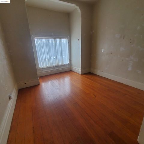 1737 13Th Ave, Oakland, CA 94606