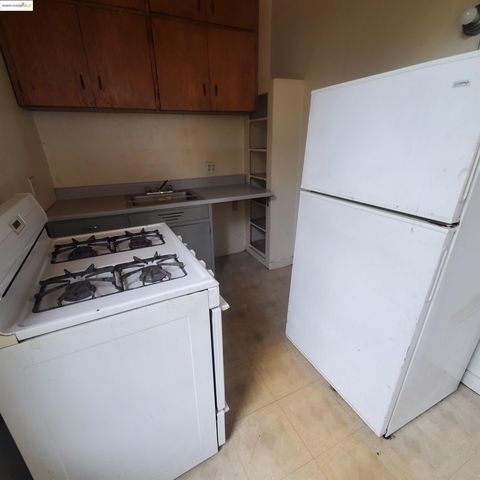 1737 13Th Ave, Oakland, CA 94606