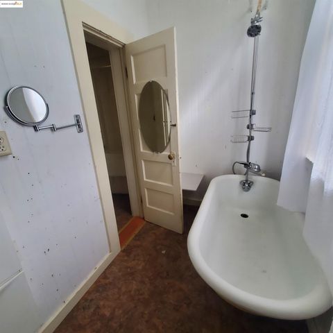 1737 13Th Ave, Oakland, CA 94606