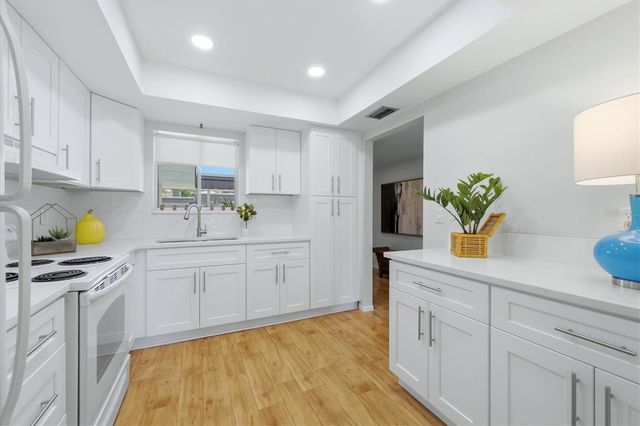 3960 LAKESIDE ROAD 156, Sarasota, FL 34232