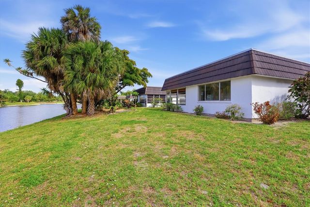 3960 LAKESIDE ROAD 156, Sarasota, FL 34232