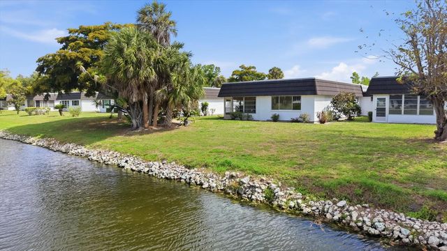 3960 LAKESIDE ROAD 156, Sarasota, FL 34232