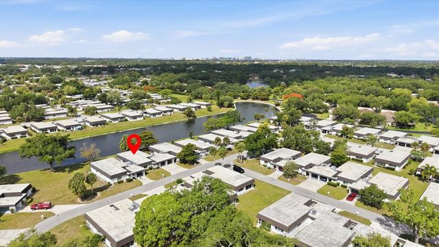 3960 LAKESIDE ROAD 156, Sarasota, FL 34232