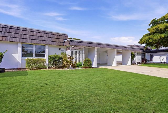 3960 LAKESIDE ROAD 156, Sarasota, FL 34232