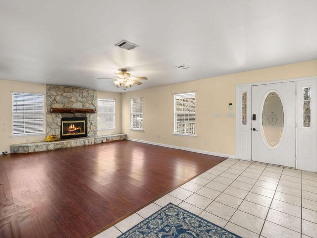 579 Lake Vernon Rd, Leesville, LA 71446