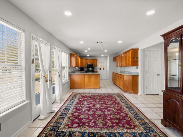 579 Lake Vernon Rd, Leesville, LA 71446