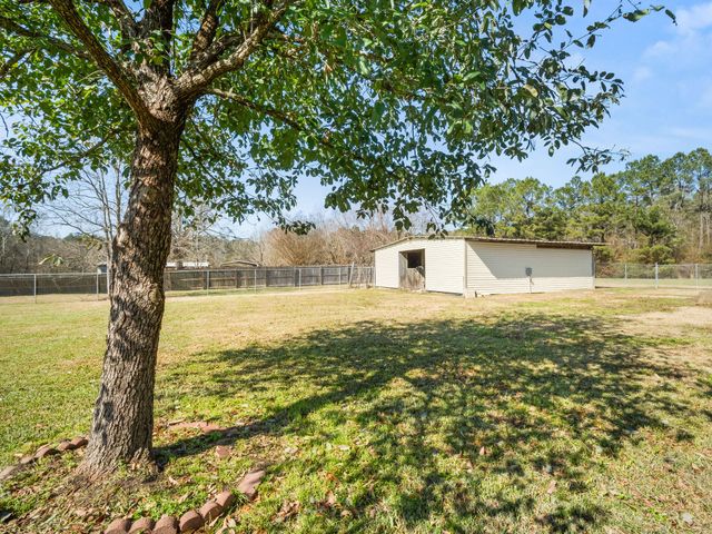 579 Lake Vernon Rd, Leesville, LA 71446