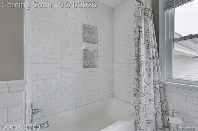 2103 N Main Street, Royal Oak, MI 48073