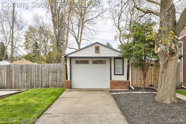 2103 N Main Street, Royal Oak, MI 48073