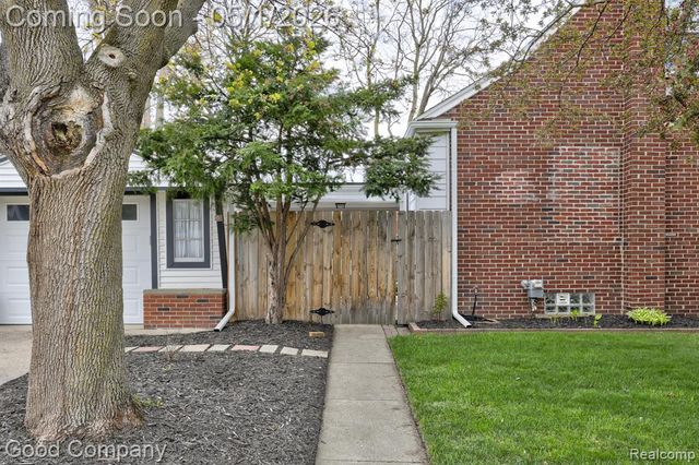 2103 N Main Street, Royal Oak, MI 48073