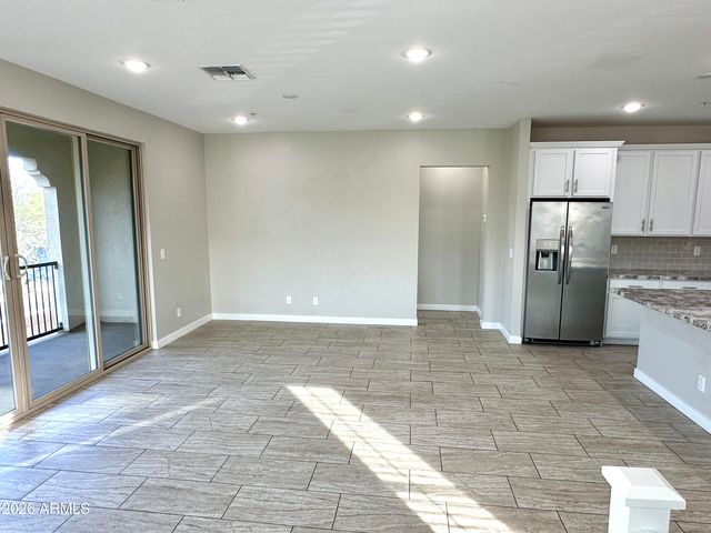 155 N LAKEVIEW Boulevard 243, Chandler, AZ 85225