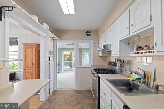 127 LYNDALE AVE, Nottingham, MD 21236
