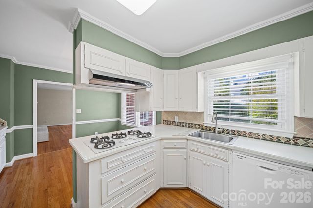 300 W 11th Avenue, Gastonia, NC 28052