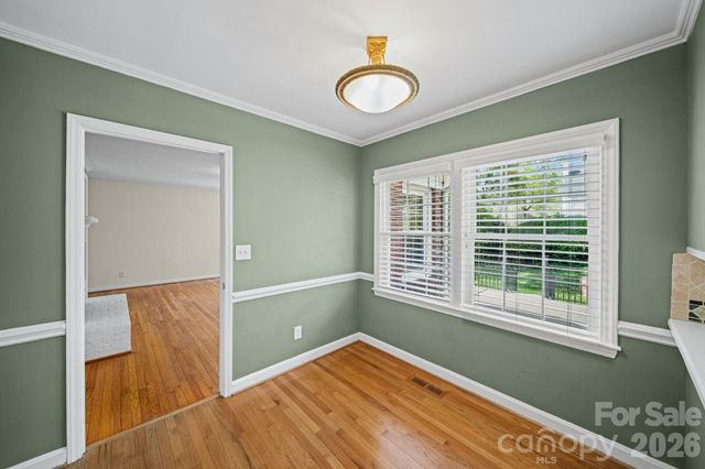 300 W 11th Avenue, Gastonia, NC 28052