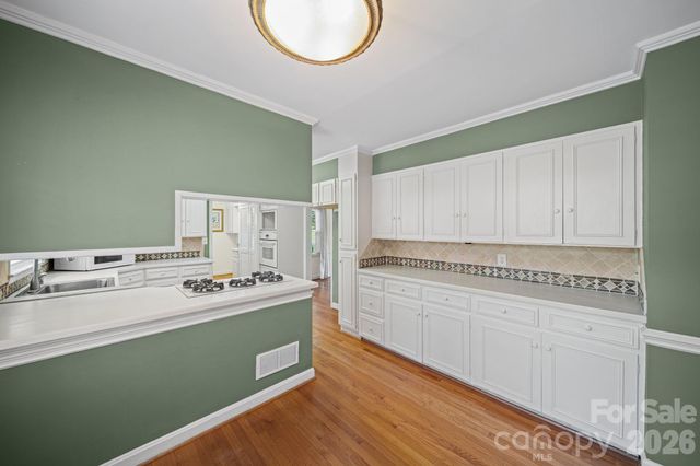 300 W 11th Avenue, Gastonia, NC 28052