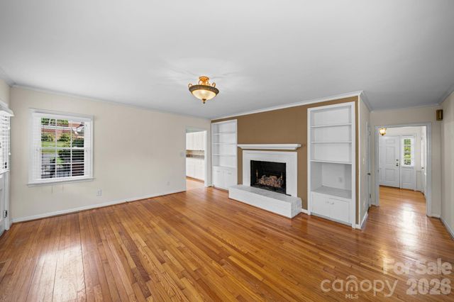 300 W 11th Avenue, Gastonia, NC 28052