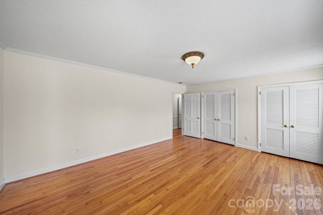 300 W 11th Avenue, Gastonia, NC 28052