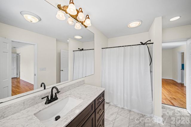 300 W 11th Avenue, Gastonia, NC 28052