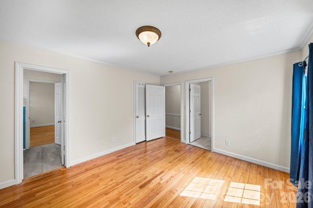 300 W 11th Avenue, Gastonia, NC 28052