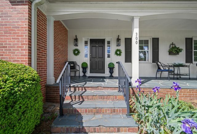 300 W 11th Avenue, Gastonia, NC 28052