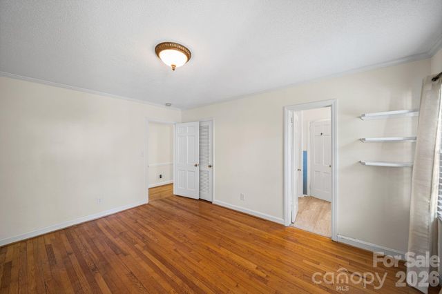 300 W 11th Avenue, Gastonia, NC 28052