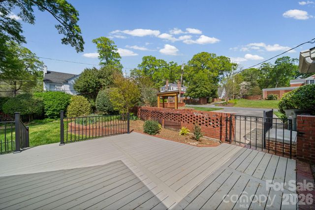 300 W 11th Avenue, Gastonia, NC 28052