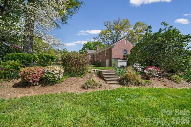 300 W 11th Avenue, Gastonia, NC 28052