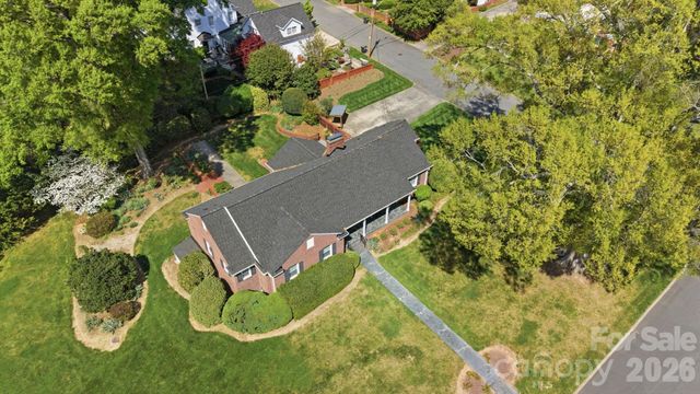 300 W 11th Avenue, Gastonia, NC 28052