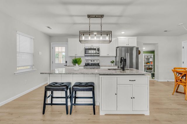 2090 Green Park Avenue, Charleston, SC 29414