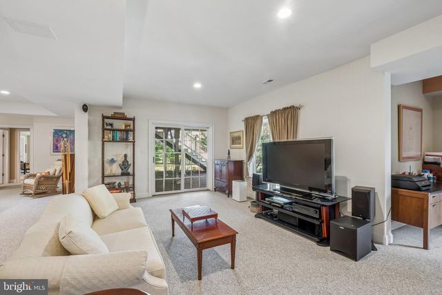 11 WORDSWORTH DR, Ivyland, PA 18974